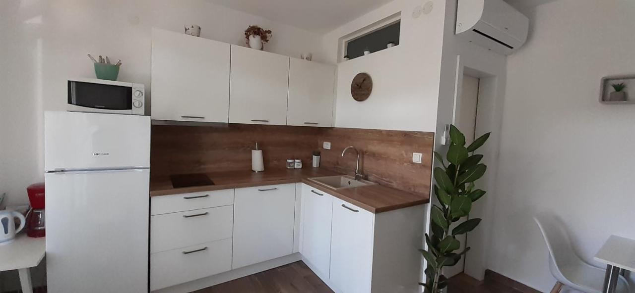Studio Bianca - Studio With Terrace Near The Sea Sukošan Екстериор снимка