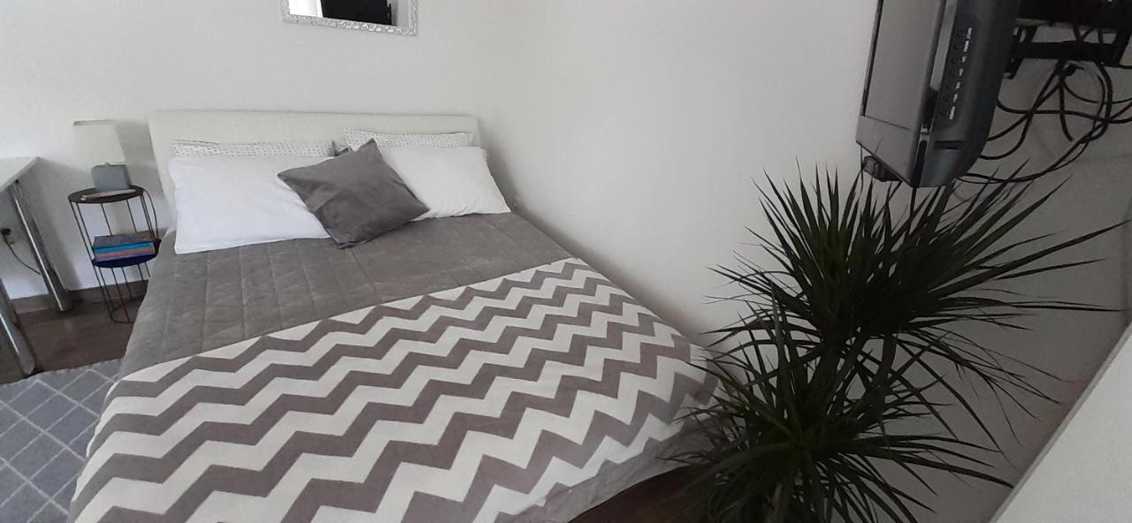 Studio Bianca - Studio With Terrace Near The Sea Sukošan Екстериор снимка