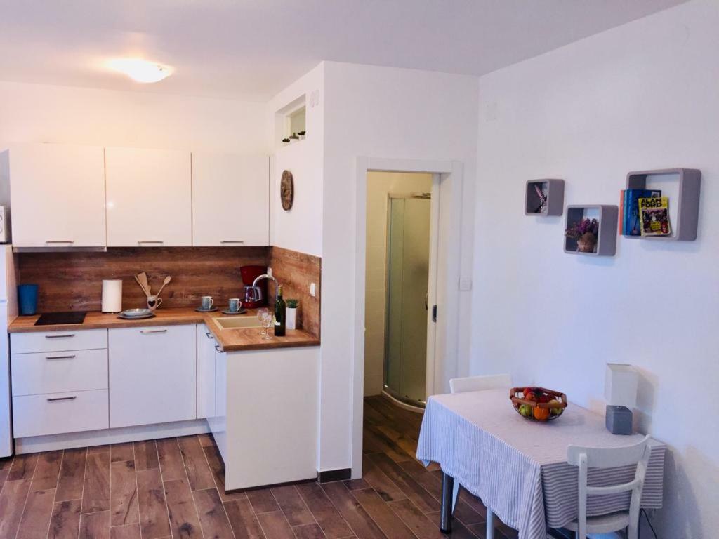 Studio Bianca - Studio With Terrace Near The Sea Sukošan Екстериор снимка